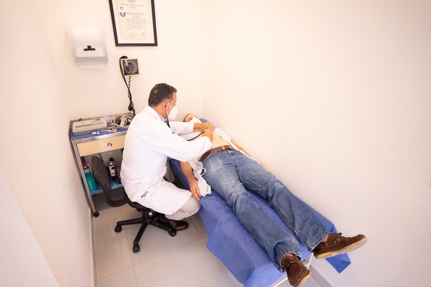 Doctor consulting a patient during a general healthcare visit